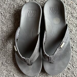 Reef women’s  black Sandals flip flops size 8
